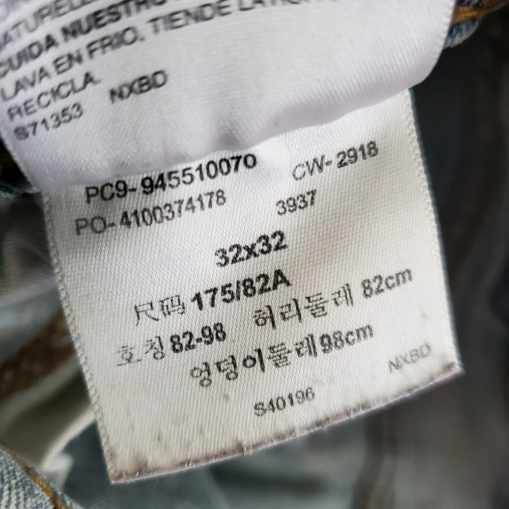 Signature Levi Strauss Jeans - (32x32) - Picture 7 of 15